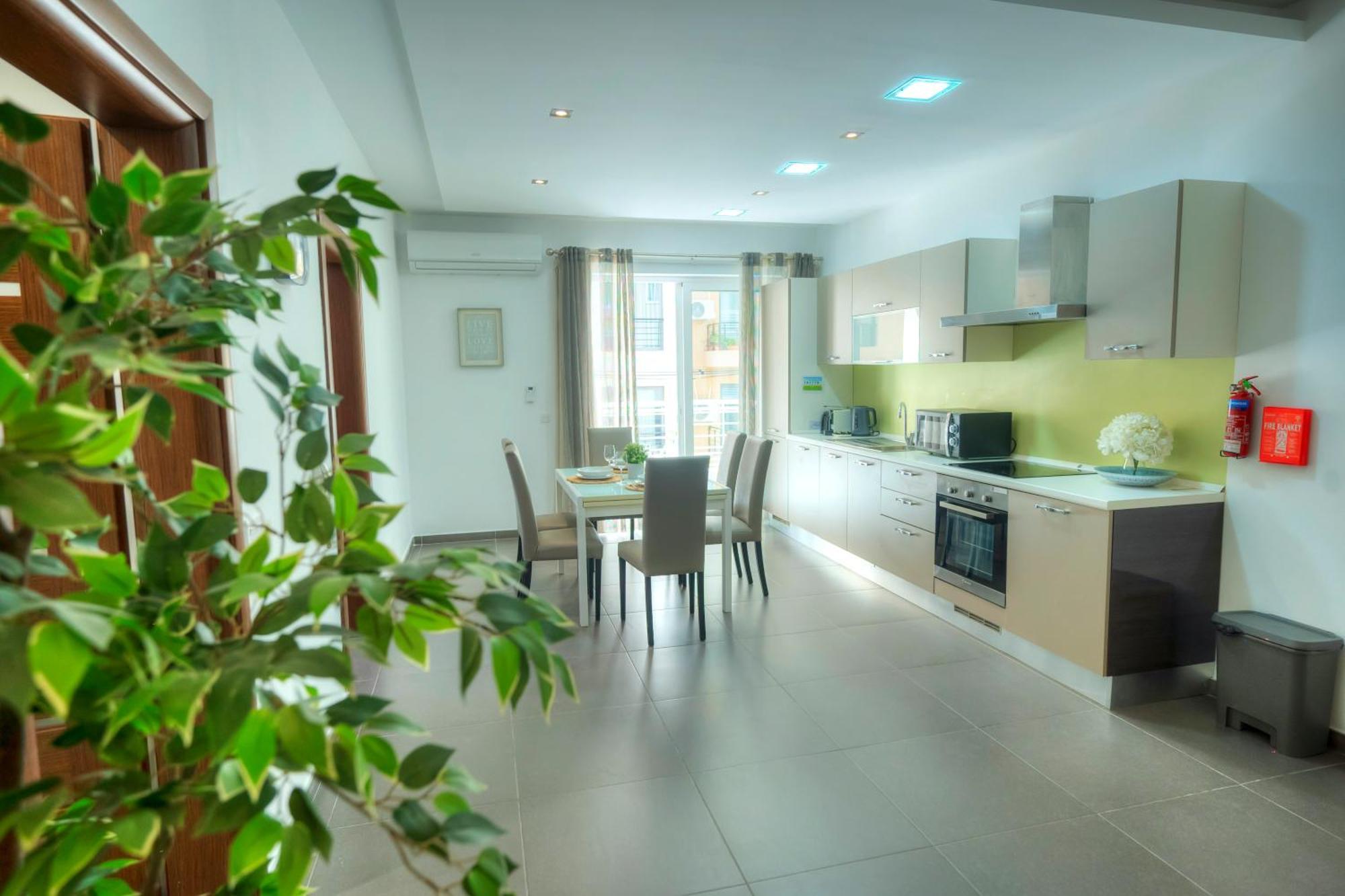 Bright & Large 2Bedrooms In Sliema Center Mpor1-1 Kültér fotó