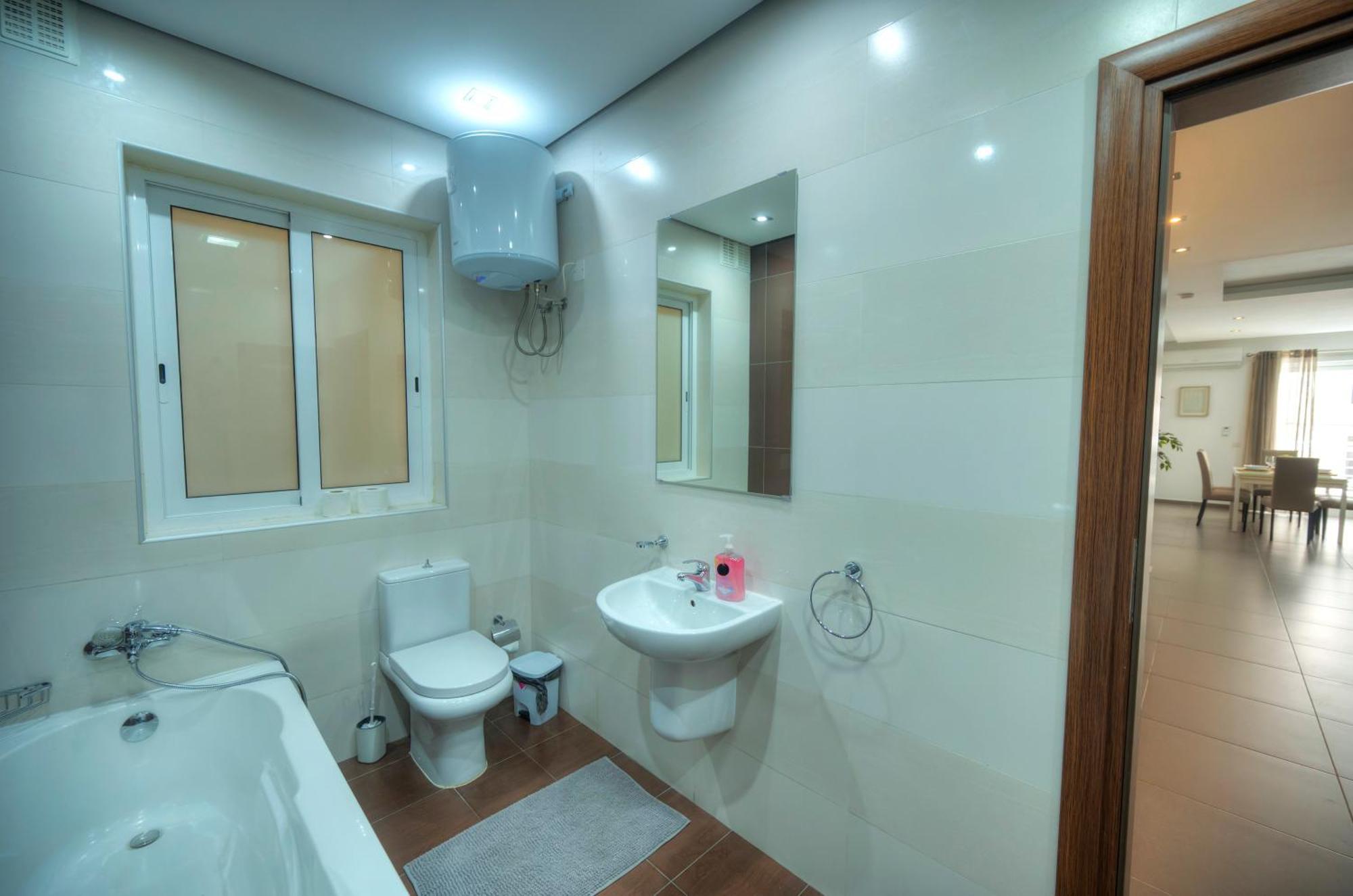 Bright & Large 2Bedrooms In Sliema Center Mpor1-1 Kültér fotó
