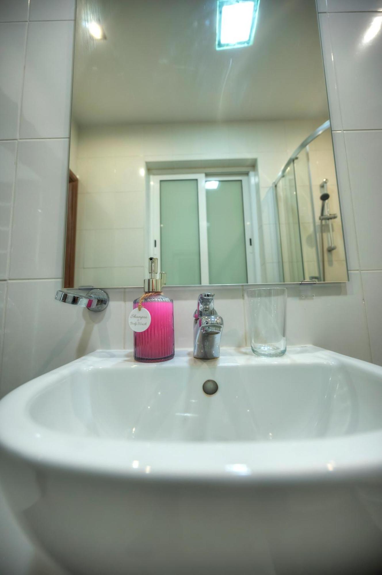 Bright & Large 2Bedrooms In Sliema Center Mpor1-1 Kültér fotó